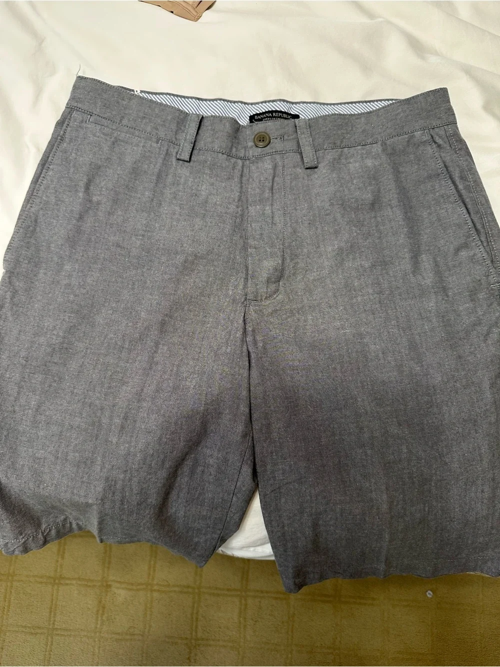 Banana Republic Men's Gray Flat-Front Cotton-Linen Shorts